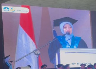 Tangis Pecah di Wisuda Universitas Faletehan 2026, Pidato Resti Dwi Purti Bikin Satu Ruangan Haru